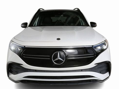 Used 2022 Mercedes-Benz EQB 300 4MATIC image 2