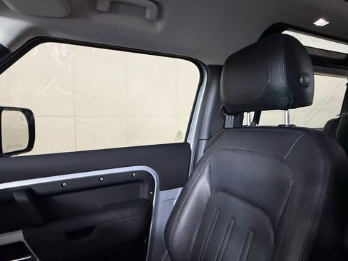 Used 2021 Land Rover Defender 90 First Edition image 17