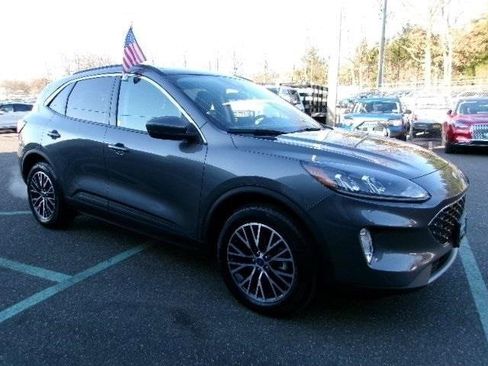 Certified 2022 Ford Escape SEL w/ Class II Trailer Tow Package image 2