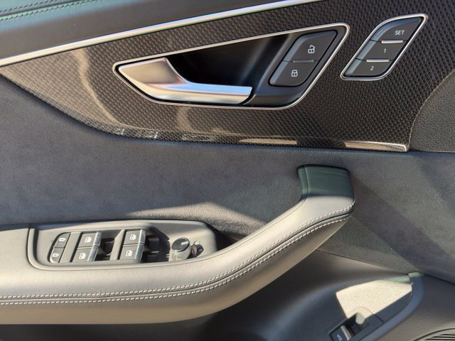 Used 2023 Audi SQ8 Prestige AWD/4WD image 12
