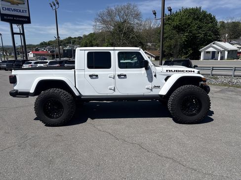 Used 2020 Jeep Gladiator Rubicon AWD/4WD image 2