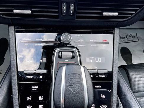 Used 2023 Porsche Cayenne Platinum Edition AWD/4WD image 18