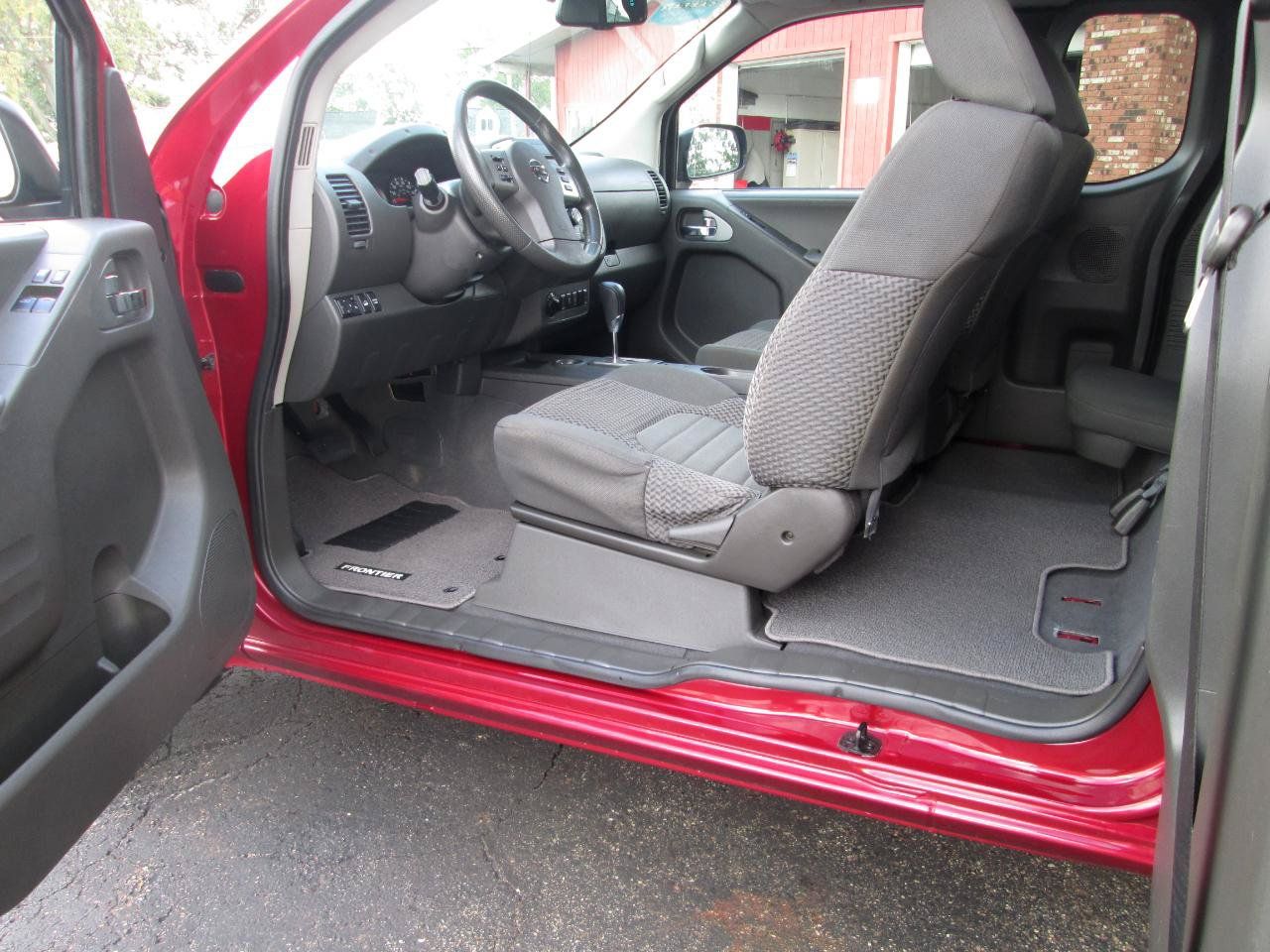 Used 2020 Nissan Frontier SV AWD/4WD image 23