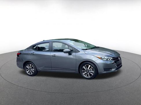 Used 2025 Nissan Versa SV FWD image 2