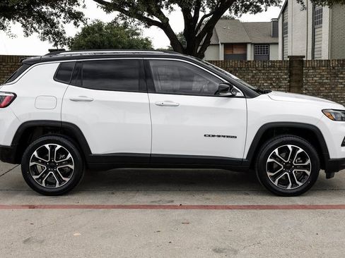 Used 2022 Jeep Compass Limited image 14