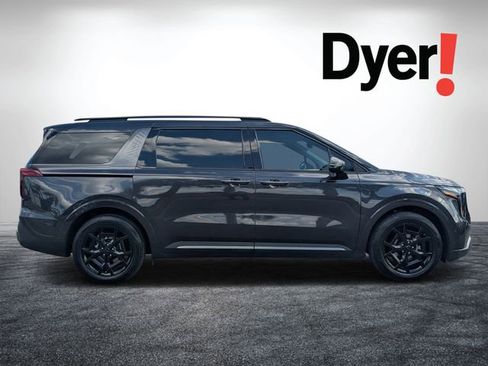 Certified 2025 Kia Carnival SX Prestige FWD image 2