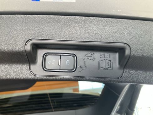 Used 2020 Ford Explorer XLT w/ Equipment Group 202A image 30