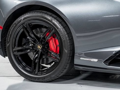 Used 2021 Lamborghini Huracan EVO RWD image 48