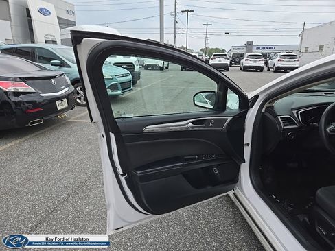 Used 2019 Ford Fusion SE FWD image 33