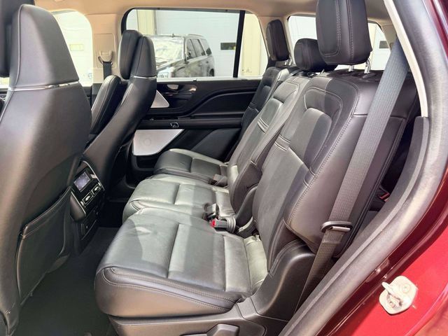 Used 2023 Lincoln Aviator Grand Touring w/ Equipment Group 301A AWD/4WD image 11