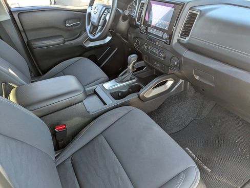 Used 2023 Nissan Frontier SV image 15
