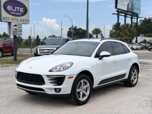Used 2018 Porsche Macan AWD/4WD image 1