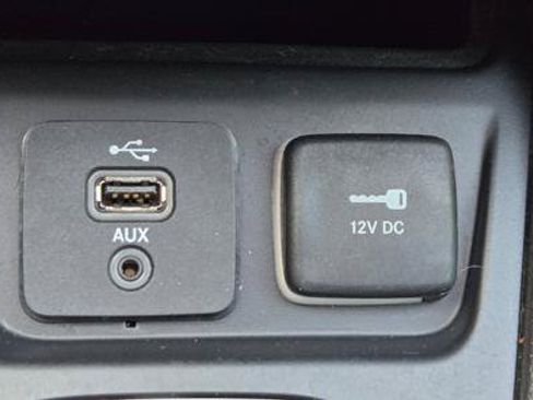 Used 2019 Jeep Cherokee Latitude Plus FWD image 27