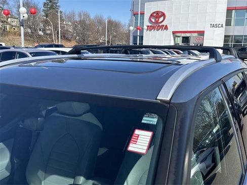 Used 2022 Toyota Highlander XLE image 45