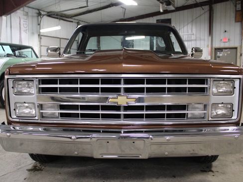 Used 1986 GMC Sierra 1500 2WD Regular Cab image 9