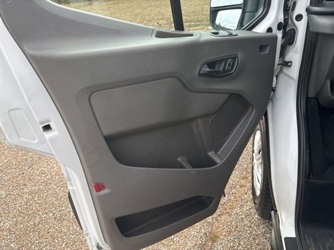 Used 2023 Ford Transit 350 XLT image 17