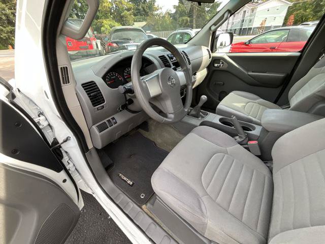Used 2013 Nissan Frontier S RWD image 9