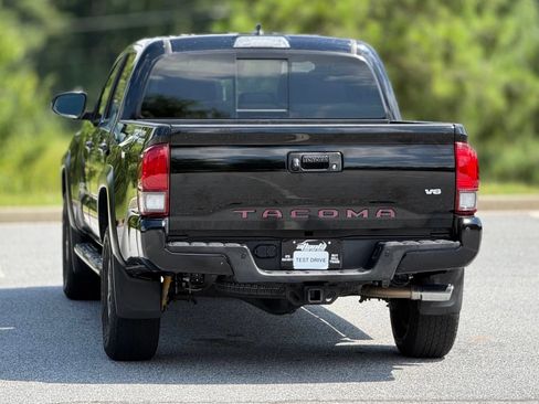 Used 2019 Toyota Tacoma TRD Off-Road w/ Technology Package RWD image 5