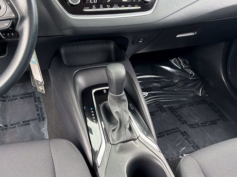 Used 2025 Toyota Corolla LE FWD image 22