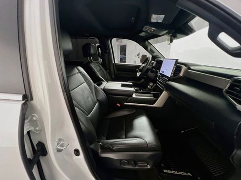 Used 2025 Toyota Sequoia Limited AWD/4WD image 30