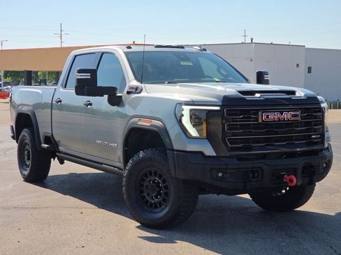Used 2024 GMC Sierra 2500 AT4X w/ AT4X AEV Edition AWD/4WD image 2