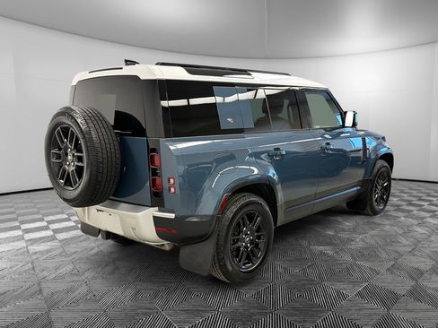 Used 2024 Land Rover Defender 110 S image 6
