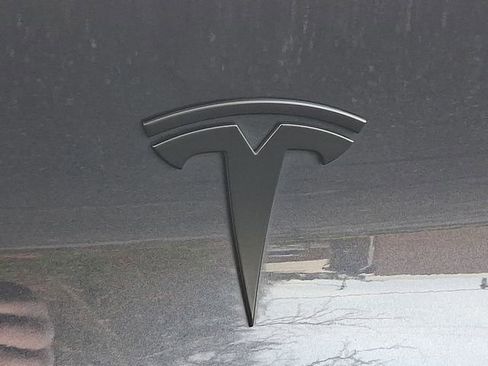 Used 2024 Tesla Model Y Performance image 28