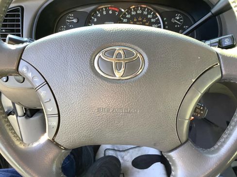Used 2007 Toyota Sequoia SR5 image 38