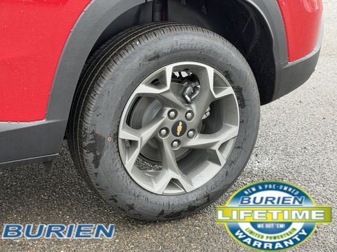 New 2026 Chevrolet Trax LT w/ Driver Confidence Package image 32