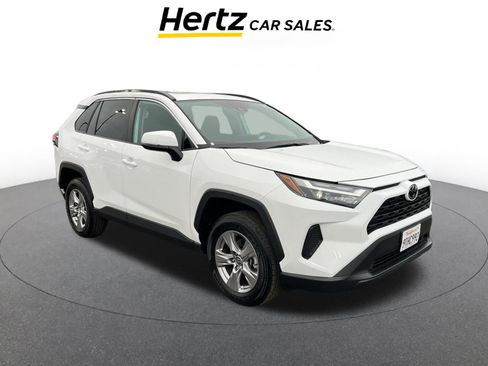 Used 2025 Toyota RAV4 XLE image 1