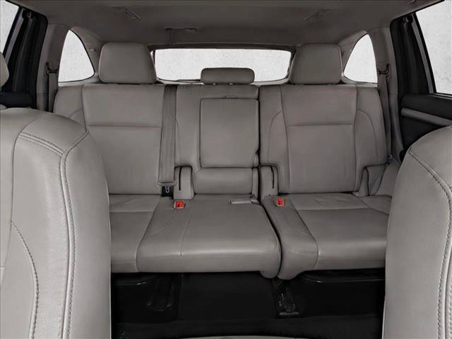 Used 2018 Toyota Highlander XLE AWD/4WD image 17