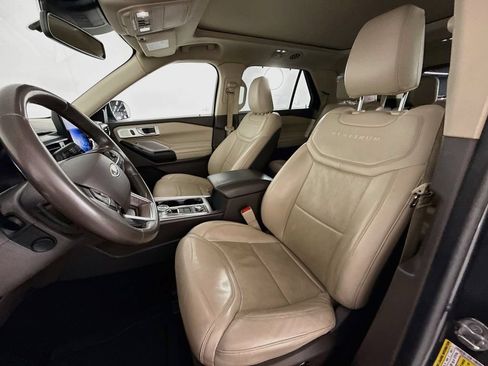 Used 2020 Ford Explorer Platinum w/ Premium Technology Package AWD/4WD image 5