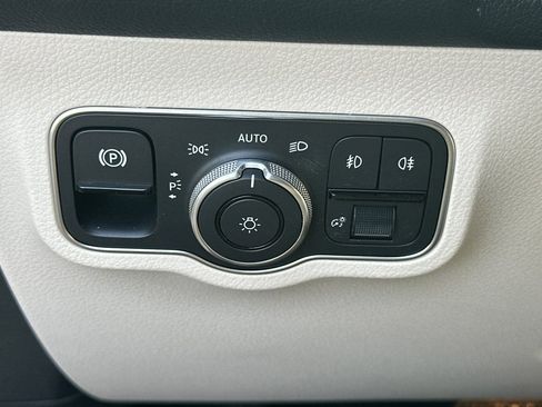 Certified 2026 Mercedes-Benz GLB 250 image 38