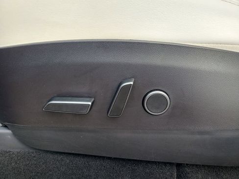 Used 2022 Tesla Model Y Performance AWD/4WD image 26