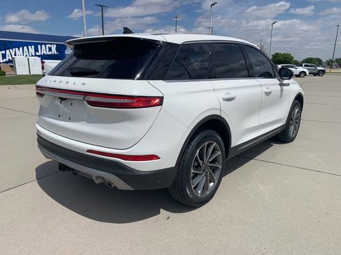 Used 2025 Lincoln Corsair AWD w/ Equipment Group 101A image 9