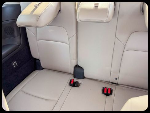 Used 2022 Nissan Pathfinder SL w/ SL Premium Package image 28