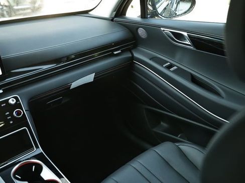 New 2026 Genesis GV80 2.5T RWD image 29