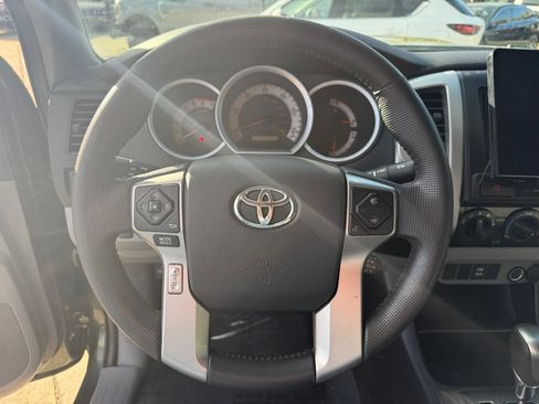 Used 2014 Toyota Tacoma PreRunner w/ TRD Sport Package image 13