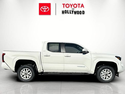 New 2026 Toyota Tacoma SR5 image 3