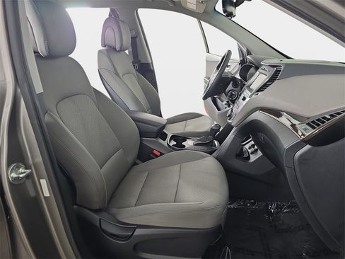 Used 2017 Hyundai Santa Fe Sport image 11