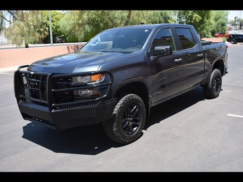 Used 2020 Chevrolet Silverado 1500 Custom Trail Boss AWD/4WD image 3