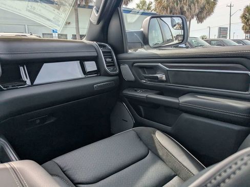 New 2026 RAM 1500 Laramie AWD/4WD image 17