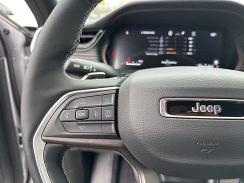 New 2026 Jeep Grand Cherokee Altitude image 12