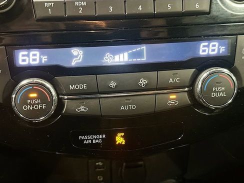 Used 2016 Nissan Rogue SV image 16