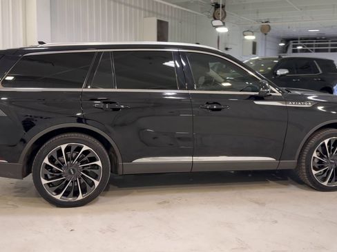 Used 2023 Lincoln Aviator Reserve w/ Equipment Group 201A image 2