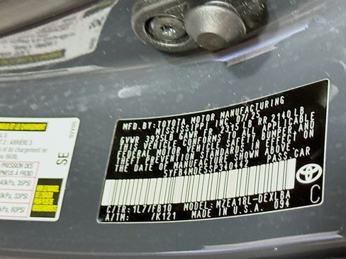 Used 2025 Toyota Corolla LE FWD image 39