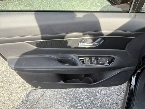 Certified 2025 Nissan Murano SV image 15