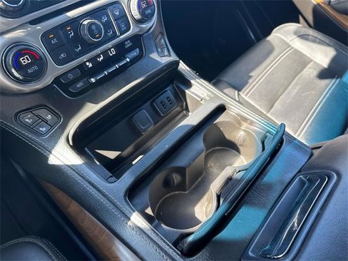 Used 2020 GMC Yukon XL Denali w/ Denali Premium Package image 32