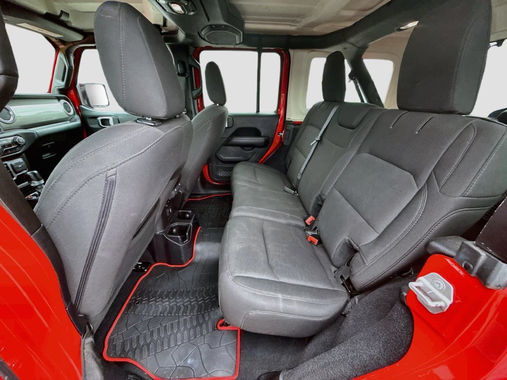 Used 2018 Jeep Wrangler Unlimited Sahara AWD/4WD image 24