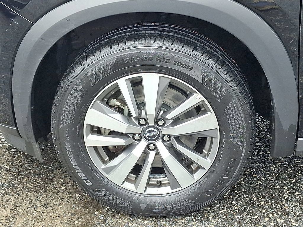 Used 2025 Nissan Pathfinder SL AWD/4WD image 8